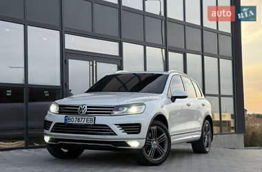 Внедорожник / Кроссовер Volkswagen Touareg 2015 в Тернополе