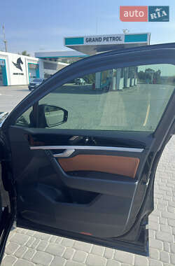 Позашляховик / Кросовер Volkswagen Touareg 2018 в 