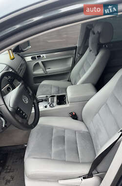 Внедорожник / Кроссовер Volkswagen Touareg 2006 в 
