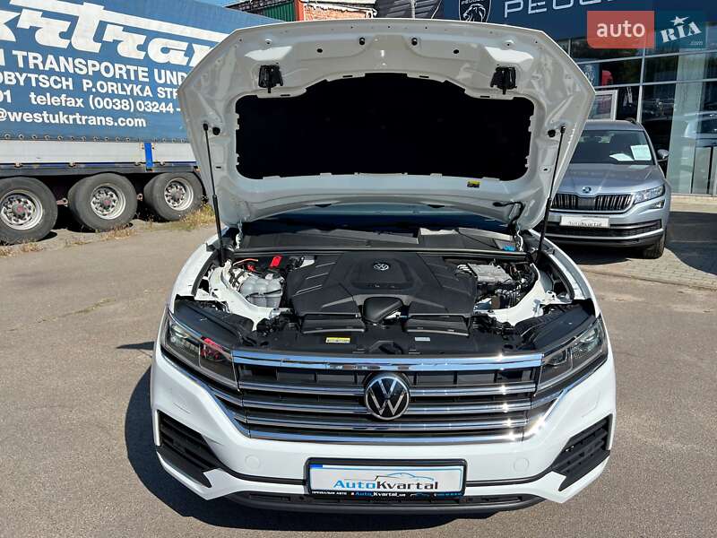 Внедорожник / Кроссовер Volkswagen Touareg 2020 в Чернигове