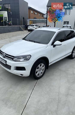 Внедорожник / Кроссовер Volkswagen Touareg 2012 в 