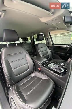 Внедорожник / Кроссовер Volkswagen Touareg 2012 в 