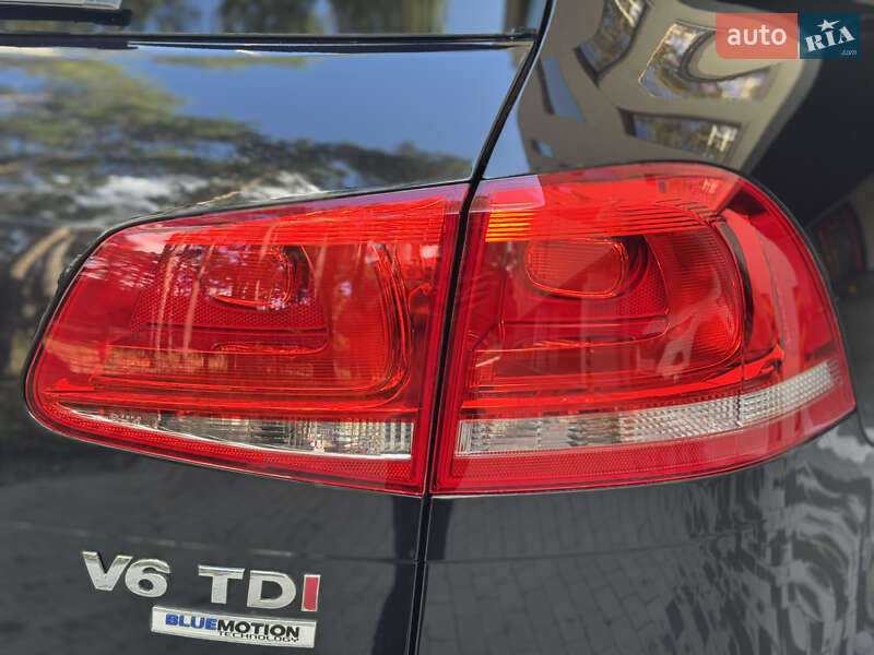 Внедорожник / Кроссовер Volkswagen Touareg 2015 в Киеве фото 17 Внедорожник / Кроссовер Volkswagen Touareg 2015 в Киеве