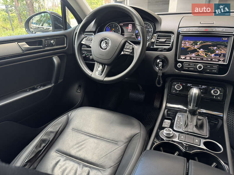 Внедорожник / Кроссовер Volkswagen Touareg 2015 в Киеве фото 32 Внедорожник / Кроссовер Volkswagen Touareg 2015 в Киеве