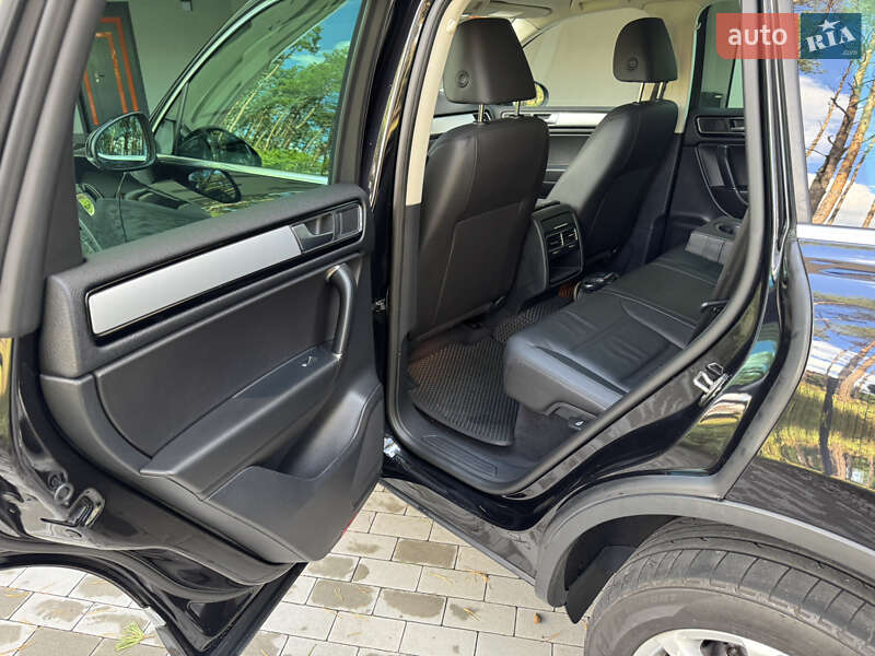 Внедорожник / Кроссовер Volkswagen Touareg 2015 в Киеве фото 58 Внедорожник / Кроссовер Volkswagen Touareg 2015 в Киеве