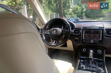 Внедорожник / Кроссовер Volkswagen Touareg 2012 в 