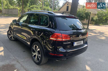 Внедорожник / Кроссовер Volkswagen Touareg 2012 в 