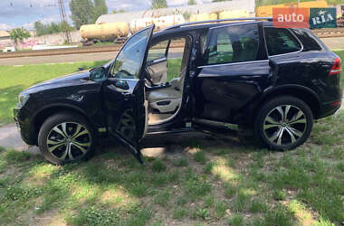 Внедорожник / Кроссовер Volkswagen Touareg 2012 в 