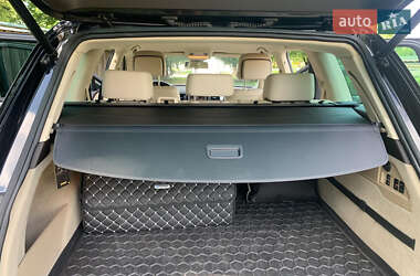 Внедорожник / Кроссовер Volkswagen Touareg 2012 в 
