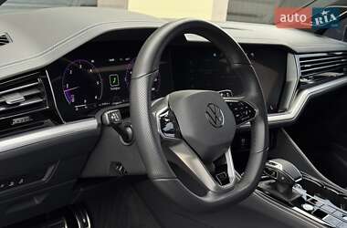 Позашляховик / Кросовер Volkswagen Touareg 2023 в  фото 96 Позашляховик / Кросовер Volkswagen Touareg 2023 в