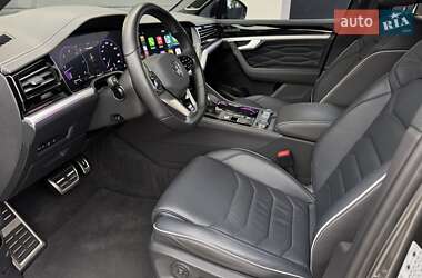Позашляховик / Кросовер Volkswagen Touareg 2023 в  фото 135 Позашляховик / Кросовер Volkswagen Touareg 2023 в