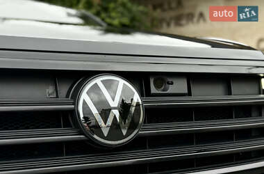 Внедорожник / Кроссовер Volkswagen Touareg 2022 в 