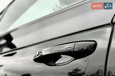 Внедорожник / Кроссовер Volkswagen Touareg 2022 в 