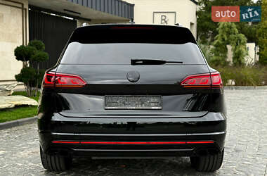 Внедорожник / Кроссовер Volkswagen Touareg 2022 в 