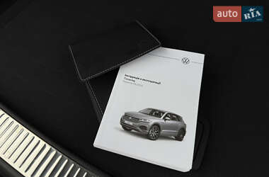 Внедорожник / Кроссовер Volkswagen Touareg 2022 в 