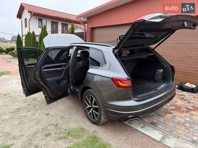 Внедорожник / Кроссовер Volkswagen Touareg 2023 в Киеве