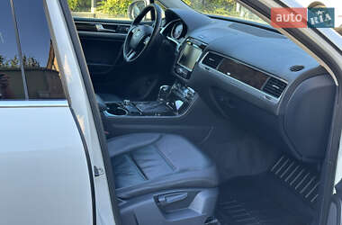 Внедорожник / Кроссовер Volkswagen Touareg 2011 в 