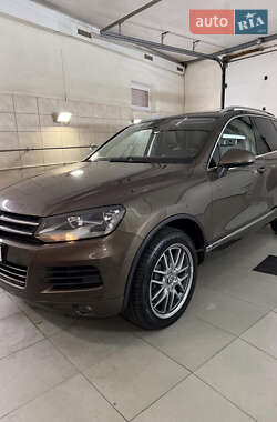 Внедорожник / Кроссовер Volkswagen Touareg 2012 в 