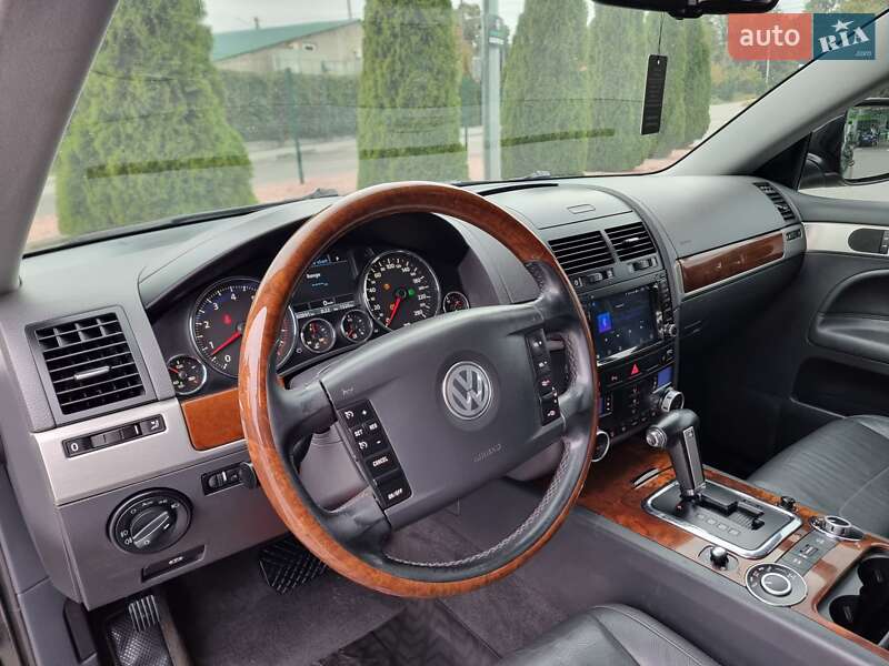 Внедорожник / Кроссовер Volkswagen Touareg 2009 в Виннице