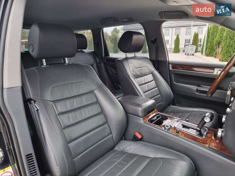 Внедорожник / Кроссовер Volkswagen Touareg 2009 в Виннице