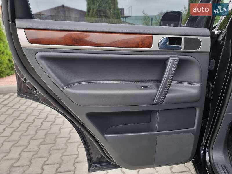 Внедорожник / Кроссовер Volkswagen Touareg 2009 в Виннице