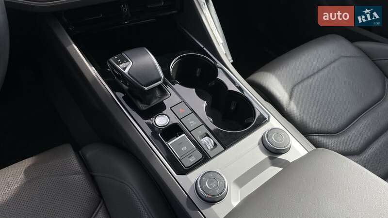 Позашляховик / Кросовер Volkswagen Touareg 2020 в Миколаєві