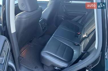 Внедорожник / Кроссовер Volkswagen Touareg 2011 в 