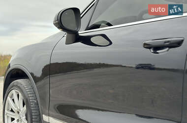 Внедорожник / Кроссовер Volkswagen Touareg 2015 в 