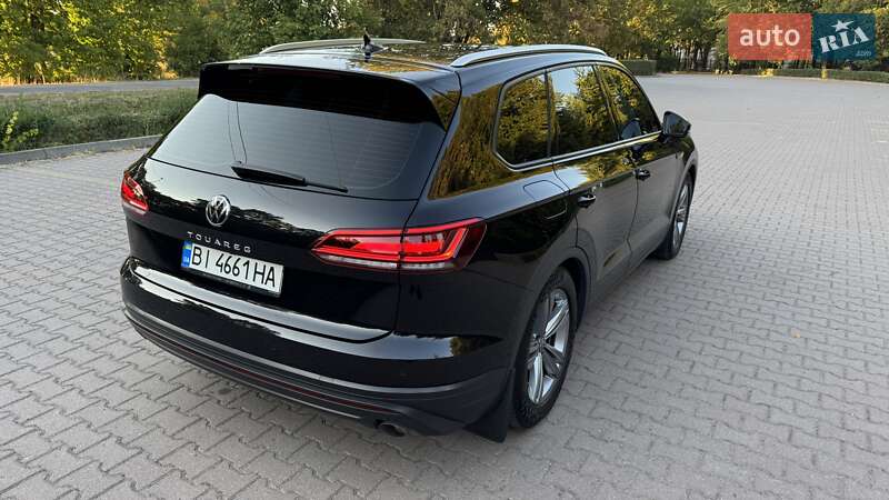 Позашляховик / Кросовер Volkswagen Touareg 2021 в Миргороді