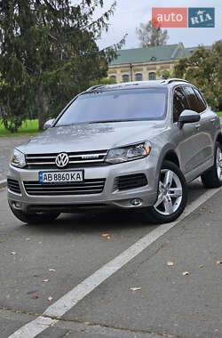 Внедорожник / Кроссовер Volkswagen Touareg 2013 в 