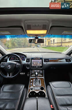 Внедорожник / Кроссовер Volkswagen Touareg 2013 в 