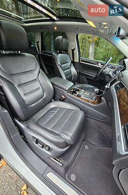 Внедорожник / Кроссовер Volkswagen Touareg 2013 в 