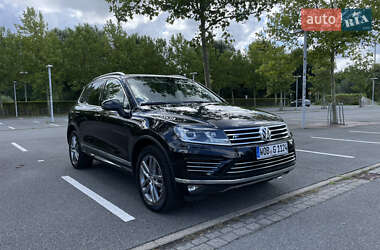 Позашляховик / Кросовер Volkswagen Touareg 2015 в Миколаєві