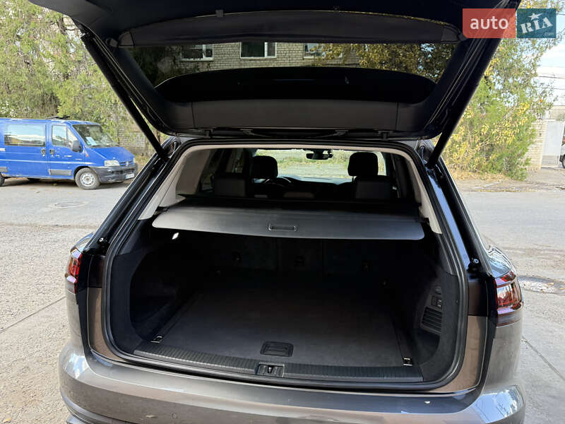 Позашляховик / Кросовер Volkswagen Touareg 2018 в Миколаєві фото 29 Позашляховик / Кросовер Volkswagen Touareg 2018 в Миколаєві