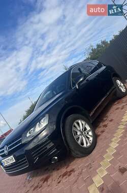 Позашляховик / Кросовер Volkswagen Touareg 2012 в Сарнах