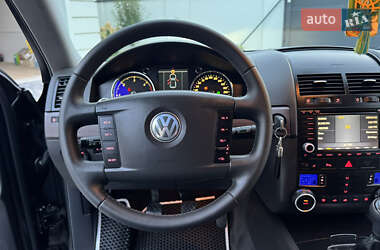 Внедорожник / Кроссовер Volkswagen Touareg 2006 в 