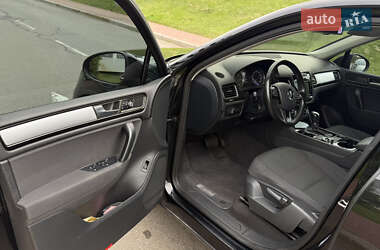 Позашляховик / Кросовер Volkswagen Touareg 2012 в  фото 27 Позашляховик / Кросовер Volkswagen Touareg 2012 в