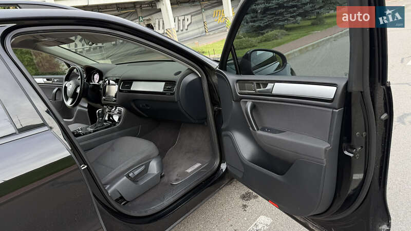 Внедорожник / Кроссовер Volkswagen Touareg 2012 в Киеве фото 37 Внедорожник / Кроссовер Volkswagen Touareg 2012 в Киеве