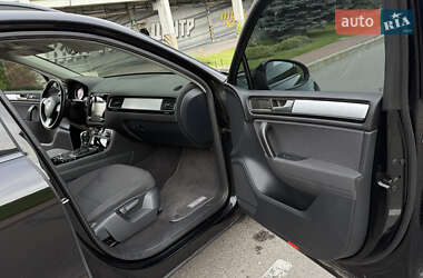 Позашляховик / Кросовер Volkswagen Touareg 2012 в  фото 37 Позашляховик / Кросовер Volkswagen Touareg 2012 в