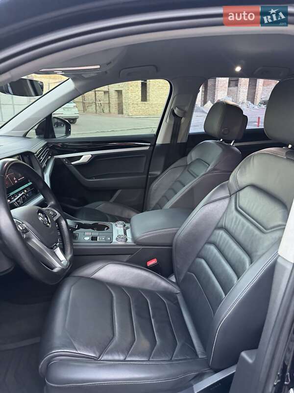 Внедорожник / Кроссовер Volkswagen Touareg 2020 в Ивано-Франковске