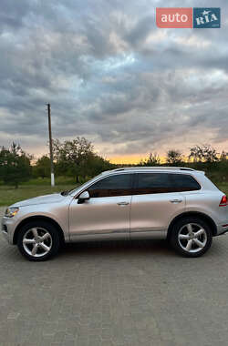 Внедорожник / Кроссовер Volkswagen Touareg 2010 в 