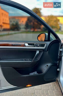 Внедорожник / Кроссовер Volkswagen Touareg 2010 в 