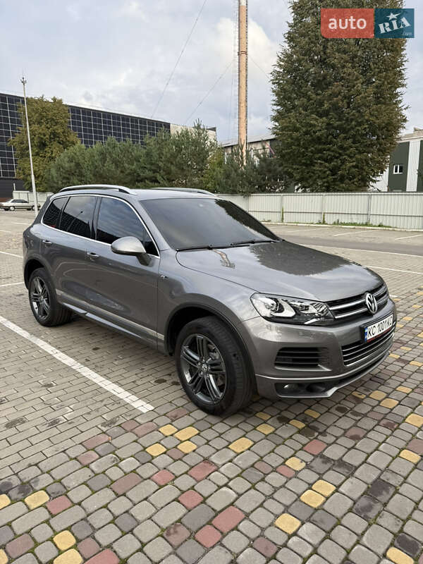 Позашляховик / Кросовер Volkswagen Touareg 2013 в Луцьку