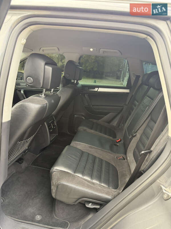 Позашляховик / Кросовер Volkswagen Touareg 2013 в Луцьку