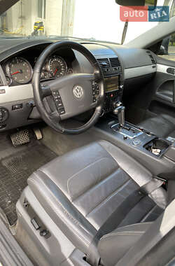 Внедорожник / Кроссовер Volkswagen Touareg 2007 в 