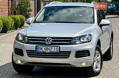 Внедорожник / Кроссовер Volkswagen Touareg 2013 в Ровно
