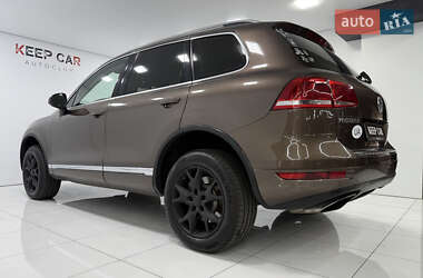 Внедорожник / Кроссовер Volkswagen Touareg 2010 в 