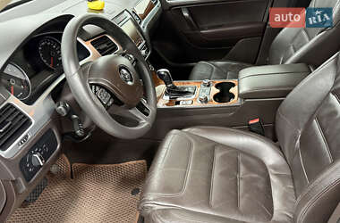 Внедорожник / Кроссовер Volkswagen Touareg 2010 в 