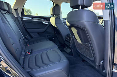 Внедорожник / Кроссовер Volkswagen Touareg 2021 в 