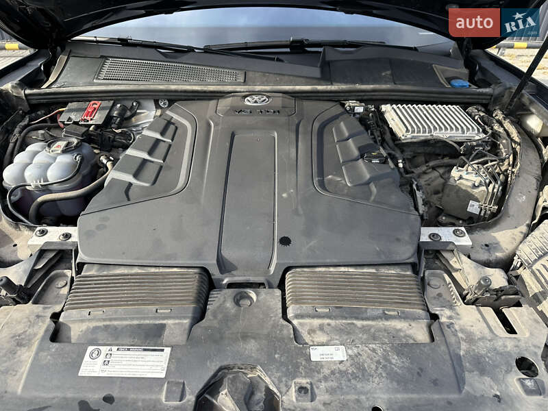 Позашляховик / Кросовер Volkswagen Touareg 2019 в Дніпрі